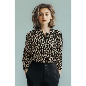 Topshop Blouse Print Collar Button Up Long Cuffed Sleeve Black Size Small 6 EUC